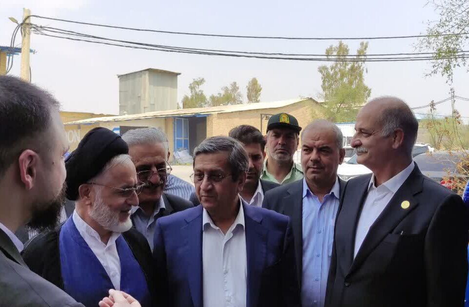 رییس بانک مرکزی: بانک مرکزی آماده ارایه تسهیلات به فعالان اقتصادی خوزستان است