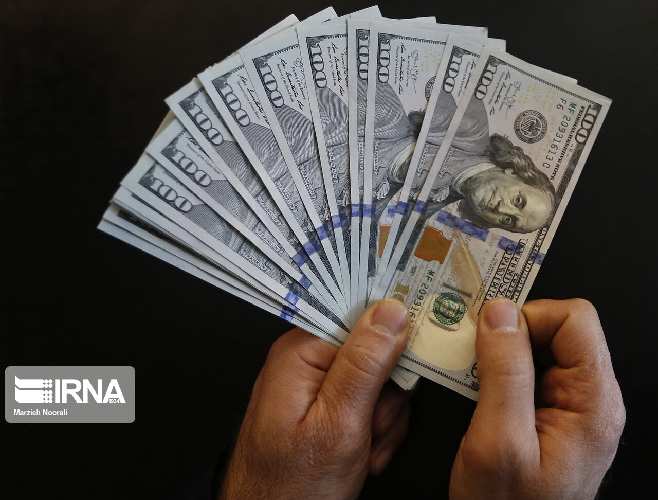 سقف فروش ارز به اشخاص حقوقی به ۵ هزار یورو افزایش یافت