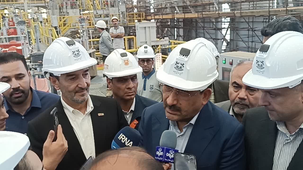 وزیر صنعت، معدن و تجارت: دولت در شرایط جنگی حامی واحدهای صنعتی بود