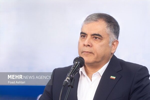 پاک‌نژاد: تحویل نفت ایران به مشتریان ادامه دارد