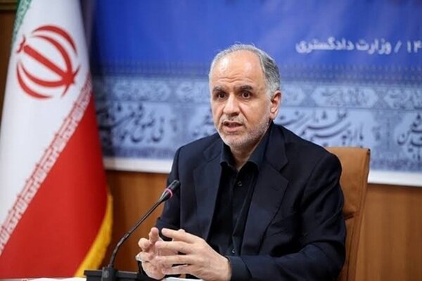 وزیر دادگستری: مبل و منبت ملایر باید به بازارهای جهانی راه پیدا کند