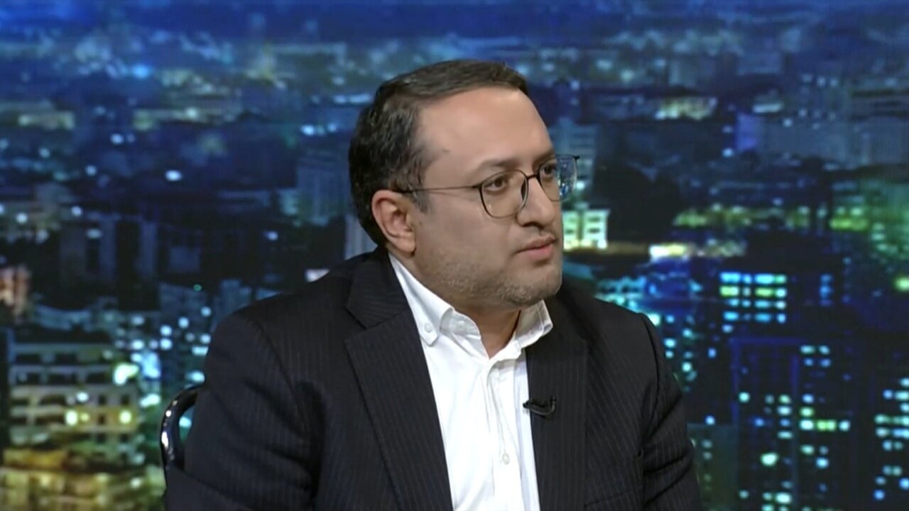 مشاور قالیباف: حجم نفت عبوری از هرمز به مقیاس میلیون بشکه نمی‌رسد/ اگر در داخل ایران اتفاقی نیفتد، تحریم‌های جدید بی‌اثر می‌شود/ تمام زورشان را زدند..