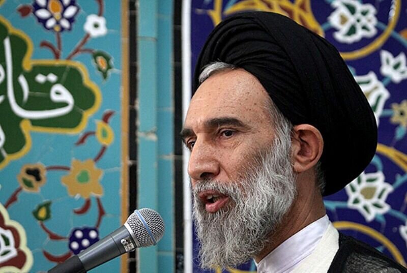 امام جمعه موقت اصفهان: اقتصاد و معیشت مردم باید در اولویت دولت باشد