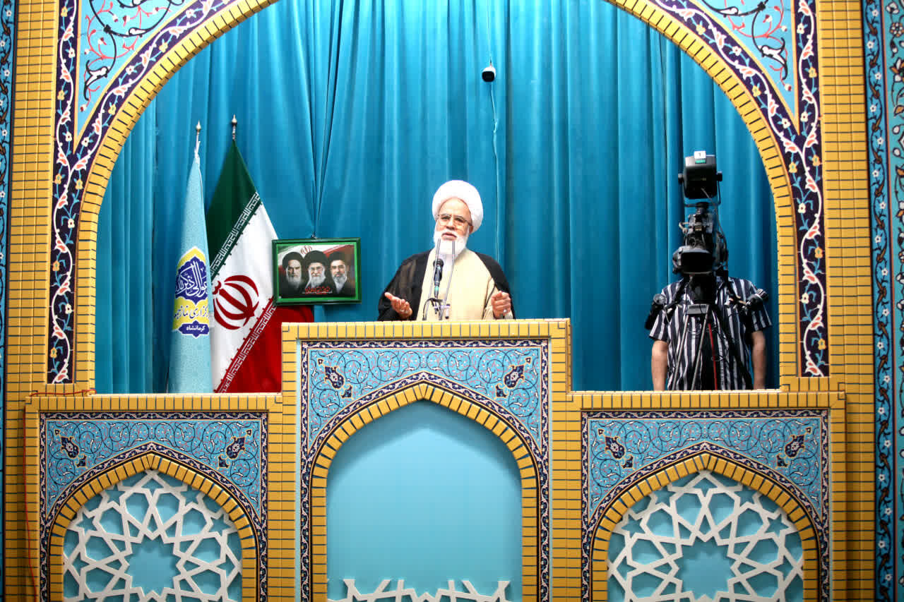 امام‌جمعه کرمانشاه: در جنگ اقتصادی باید از موضع تدافعی به «رویکرد تهاجمی» تغییر مسیر دهیم