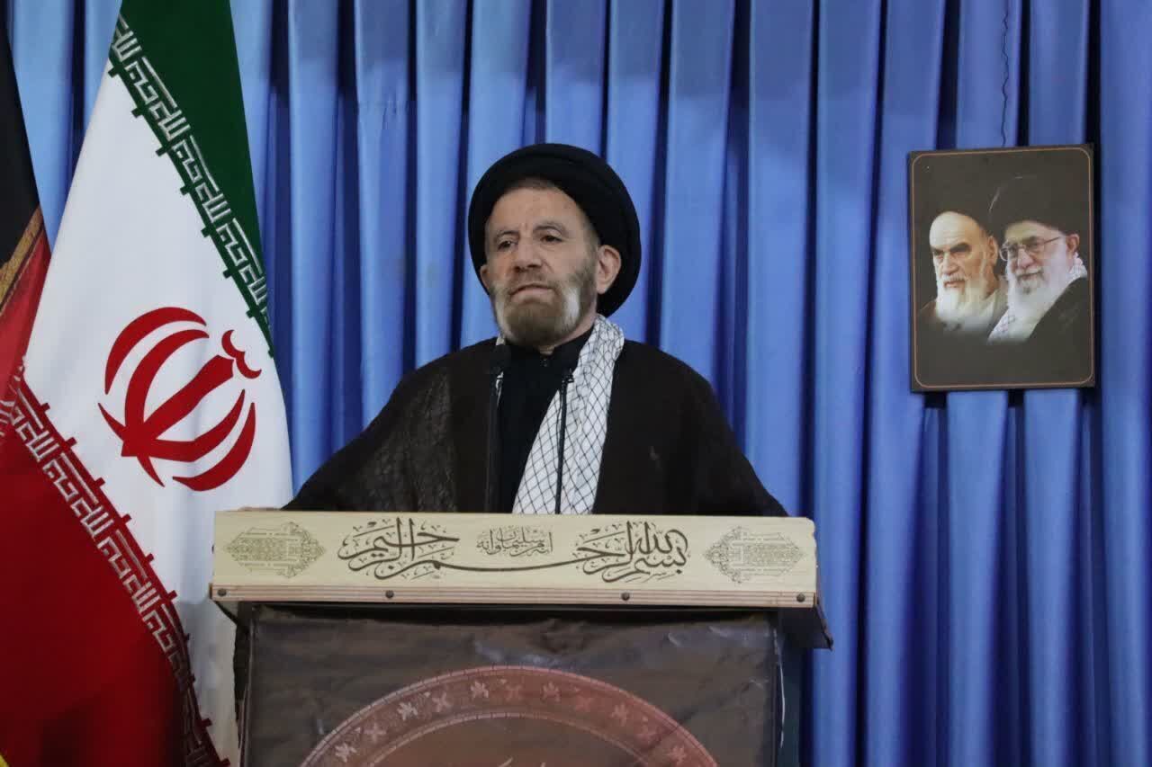 امام جمعه خرم‌آباد: دشمن با فشار اقتصادی به دنبال شکستن مقاومت مردم است
