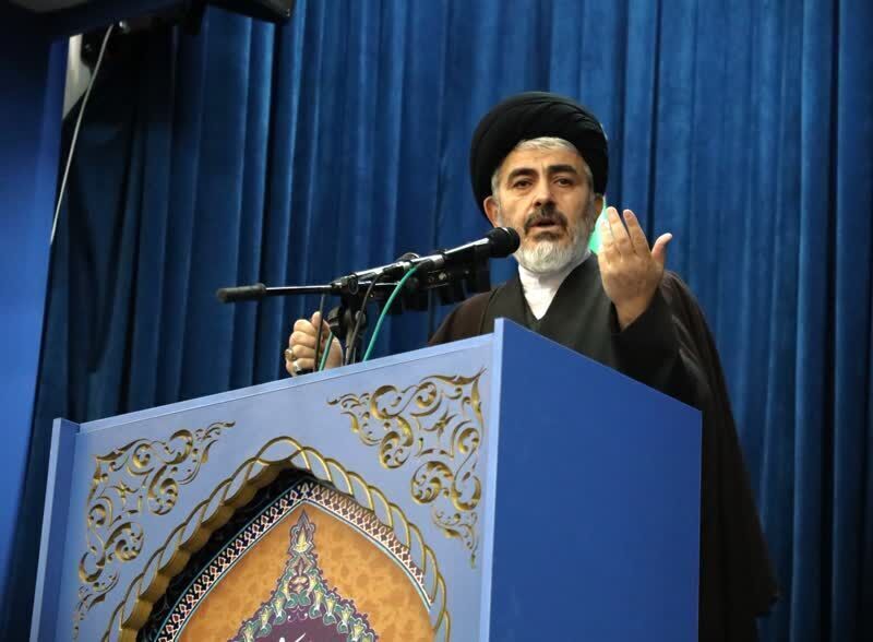 امام جمعه ارومیه: دشمن برای جبران شکست‌های خود به فشار اقتصادی روی آورده است