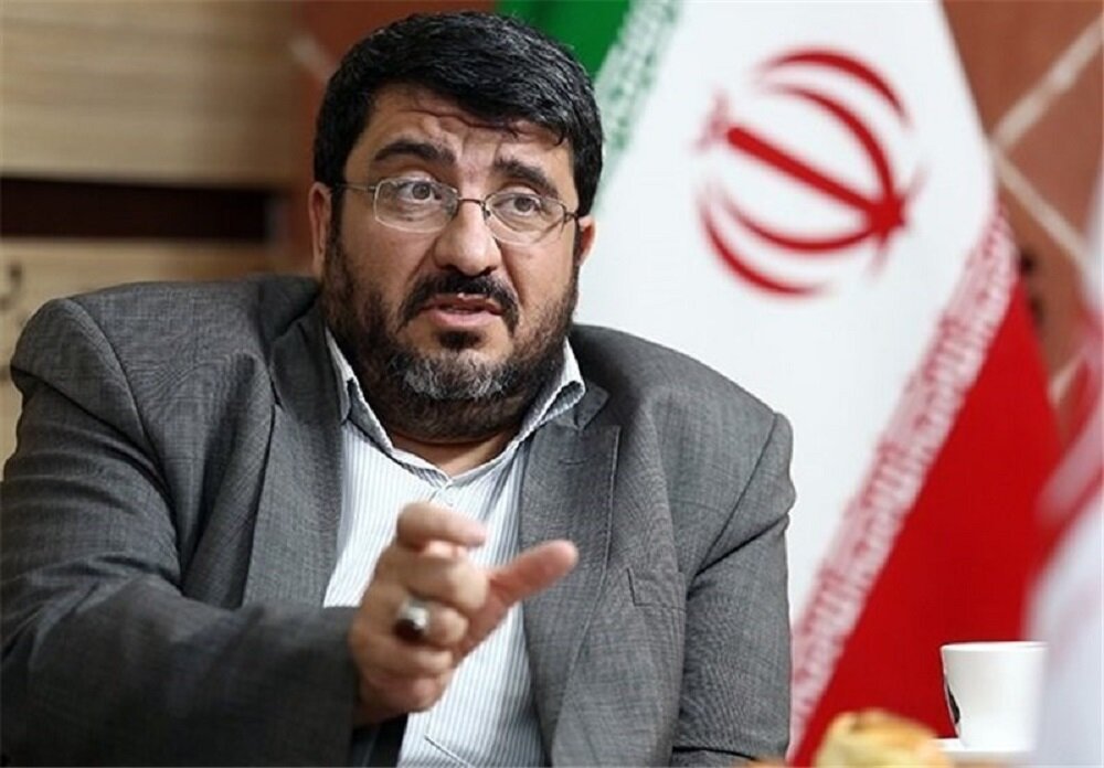 فواد ایزدی: اگر آمریکا از فشار اقتصادی جدید نفع نبرد به همان سیاست قبلی بازمی‌گردد