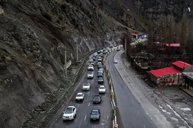ترافیک سنگین در محورهای شمالی منتهی به تهران؛ ممنوعیت تردد در مسیر جنوب به شمال