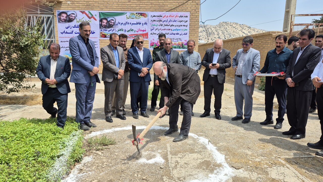 افتتاح و کلنگ‌زنی ۱۱ پروژه با اعتبار ۱۰۰ میلیارد تومان در آبدانان/ تاکید بر رونق اقتصاد گردشگری در منطقه