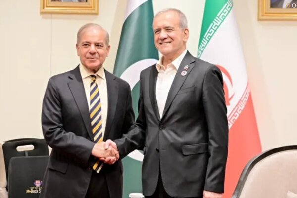دعوت پزشکیان از شهباز شریف برای شرکت در اجلاس سازمان همکاری اقتصادی