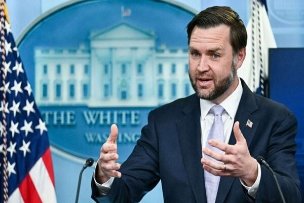 ونس: آمریکا برای تضمین آزادی تجارت در تنگه هرمز تلاش می‌کند