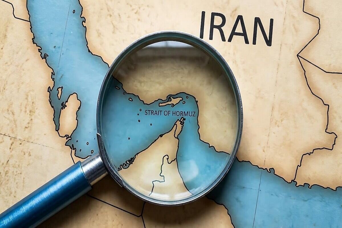 روزنامه اعتماد: ایران باید سیاست "تهدید هرمز" را به "مدیریت مشترک هرمز" تبدیل کند / تنگه نباید به میدان دایمی آزمون قدرت تبدیل شود