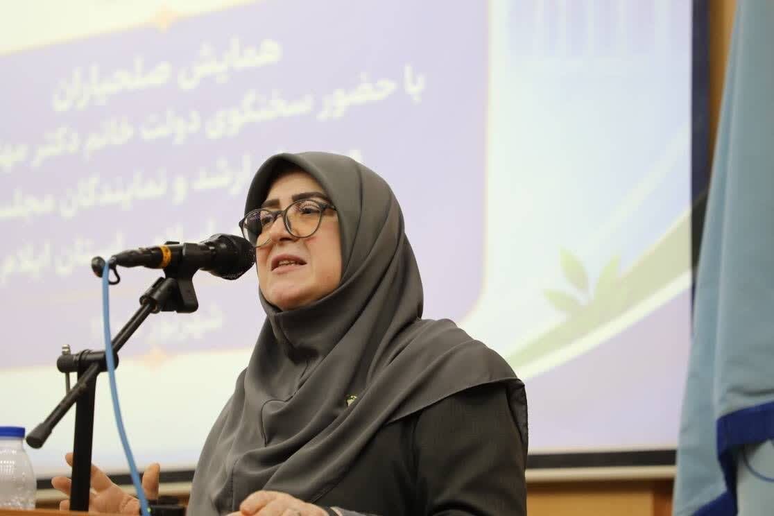 مهاجرانی: حل مشکلات ایلام نیازمند همکاری و ایستادن همه در کنار یکدیگر است