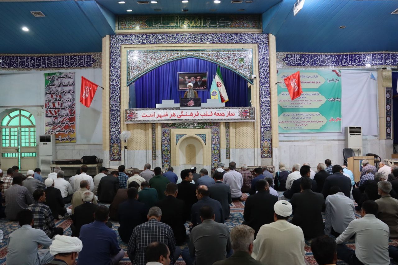 امام جمعه زابل: اتحاد و حضور مردم رمز عبور از مشکلات و شکست توطیه‌های دشمن است