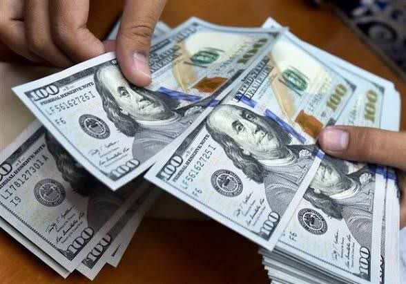 بازار ارز در تلاقی چهار موج تورمی/ راه برون‌رفت از بحران، هدایت نقدینگی به سمت تولید است