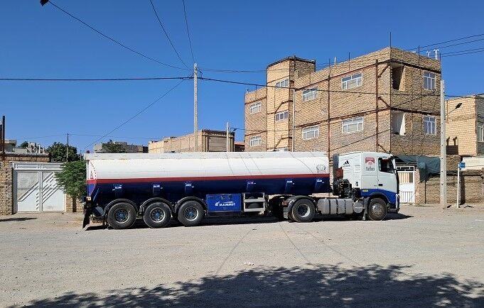نفتکش‌های بدون پارکینگ یا «دینامیت‌های سرگردان» در تربت‌حیدریه+ فیلم