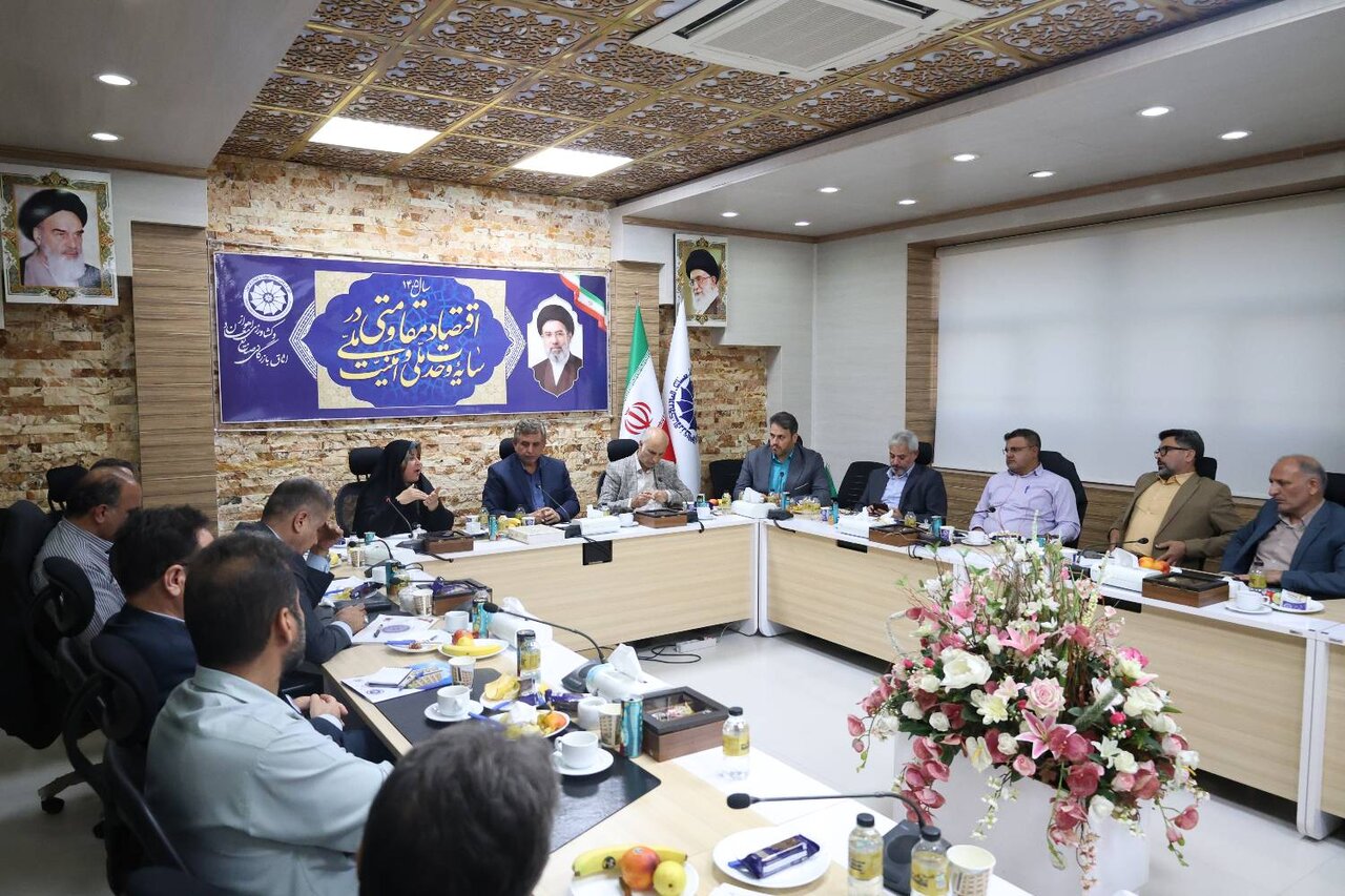 لزوم هم‌افزایی منطقه آزاد اروند و دستگاه‌های اجرایی برای تسهیل کسب‌وکار و حل مسایل مردم