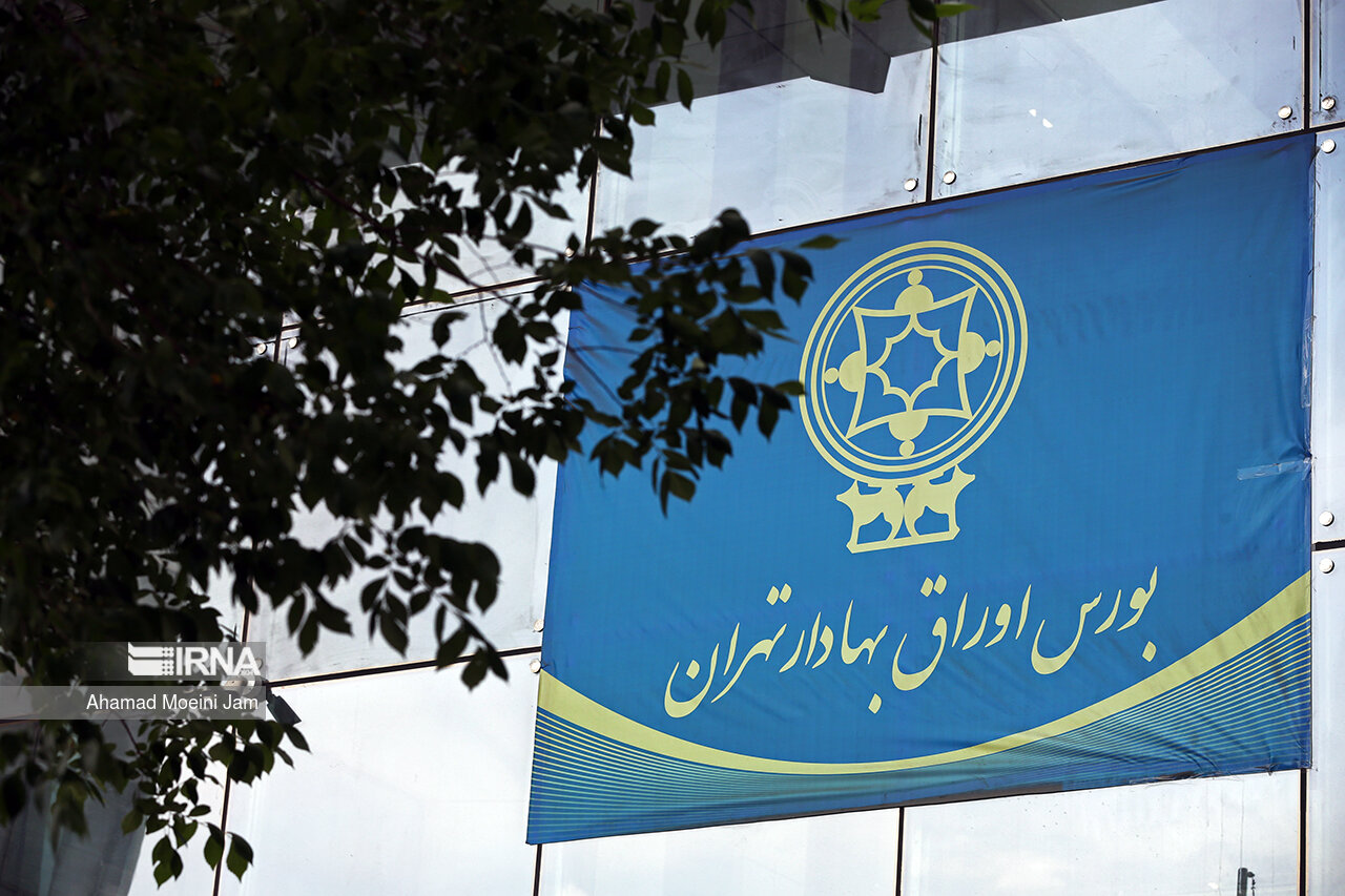 شاخص کل بورس وارد کانال ۶.۷ میلیون واحد شد