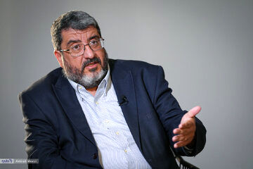 پیشنهاد جنجالی فواد ایزدی به شورای عالی امنیت ملی برای پایان جنگ/ ما خسته شدیم از این که چند هفته یک بار به ما حمله می‌کنند