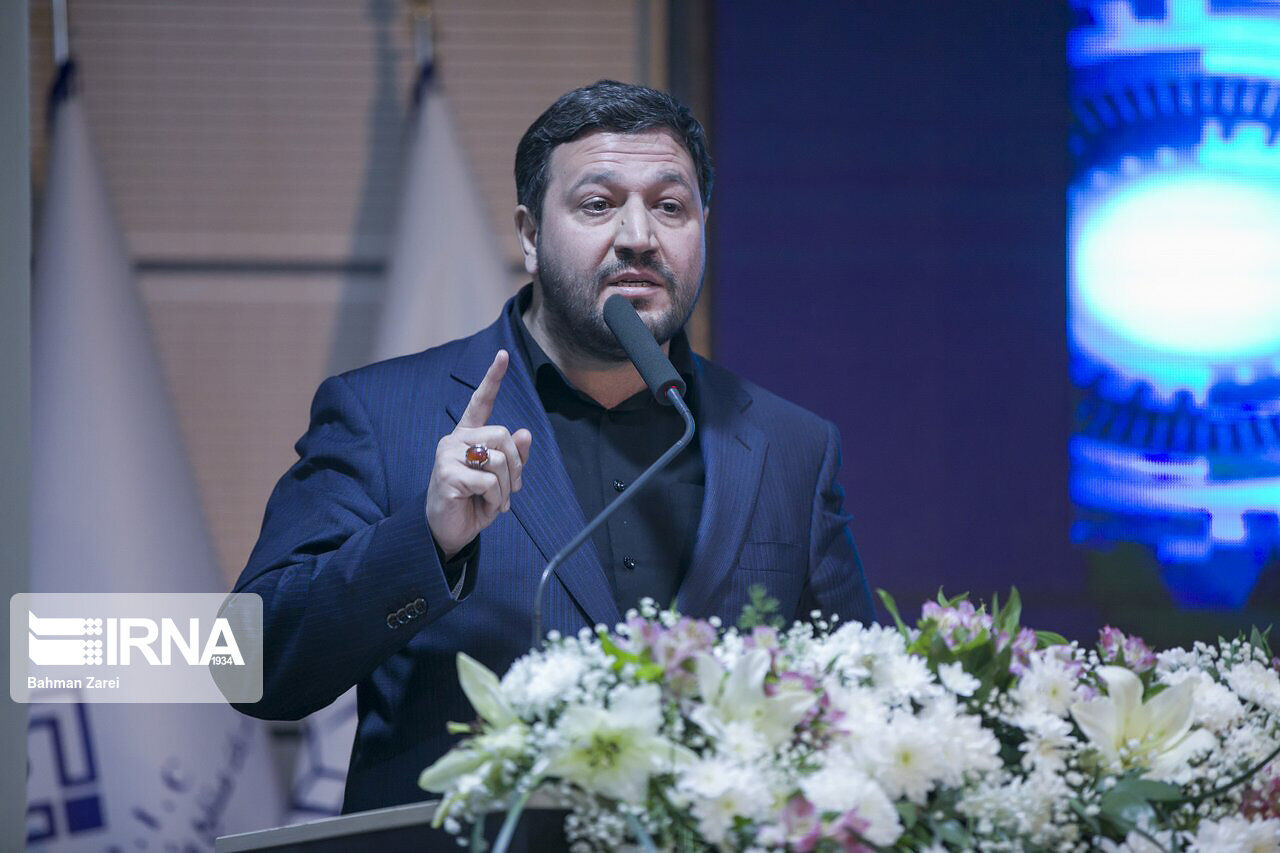 عضو هیات رییسه مجلس: جوامع بین‌المللی هویت اصلی خود را از دست داده‌اند
