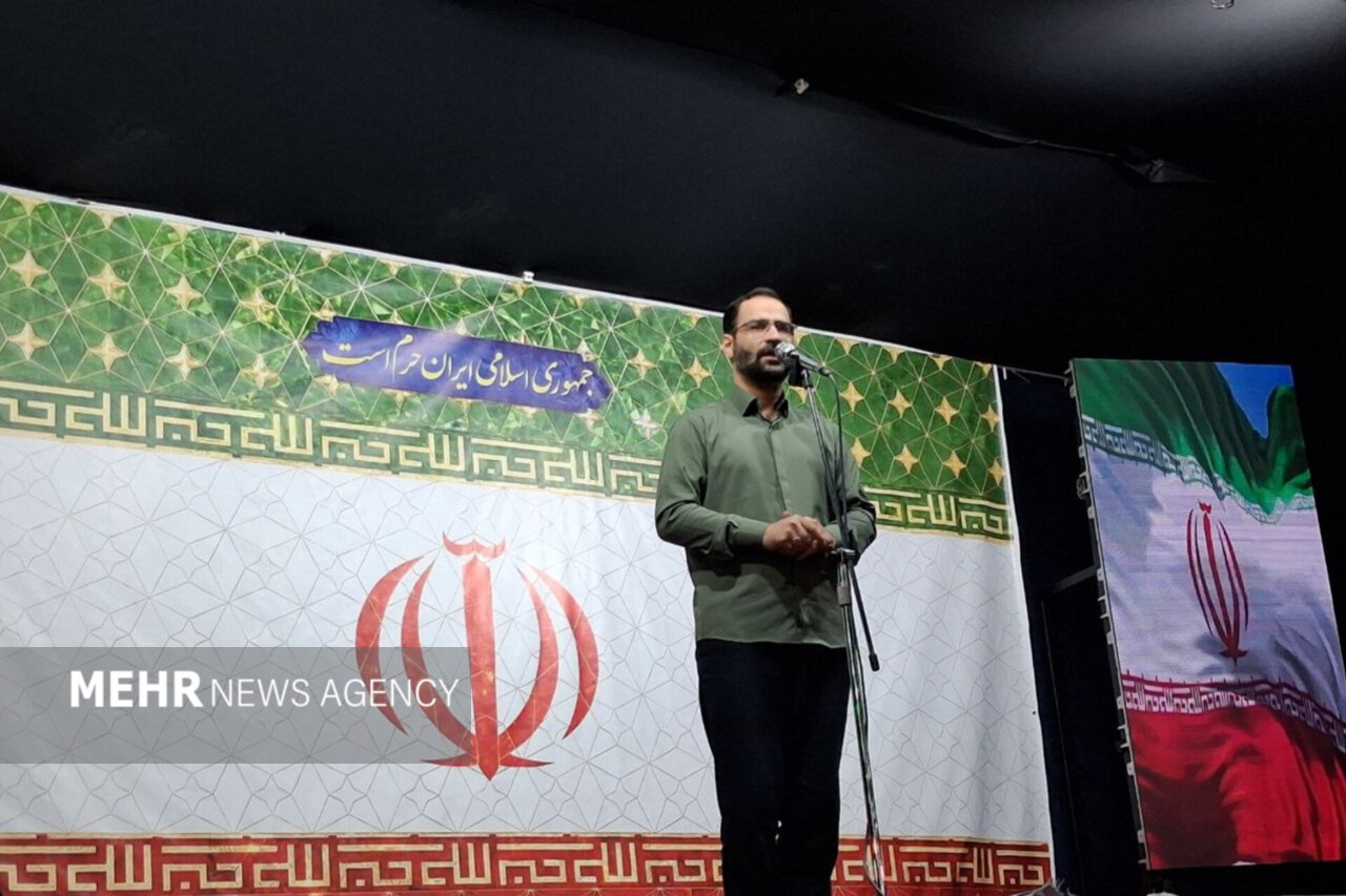 زادبر: دشمن به دنبال فرسایش ایران با مدیریت زمان است