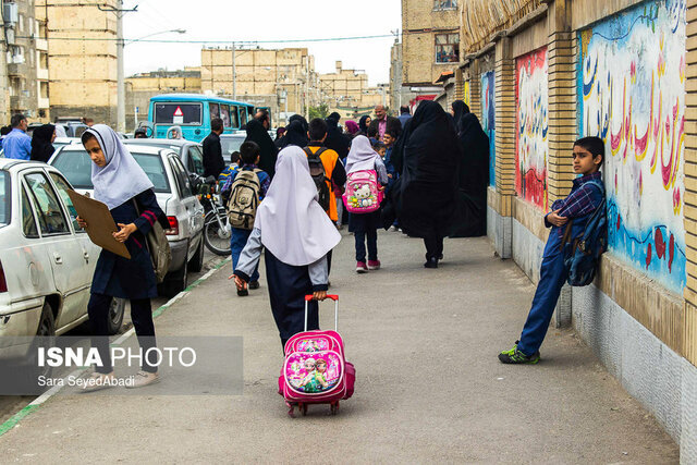 کوله ۵ میلیونی، کلاس ۴۲ نفره؛ بوشهر این چنین به پیشواز مهر می‌رود