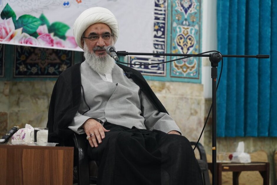 امام جمعه بوشهر: روحانیت باید در همه عرصه‌های جهاد ترکیبی نقش‌آفرین باشد