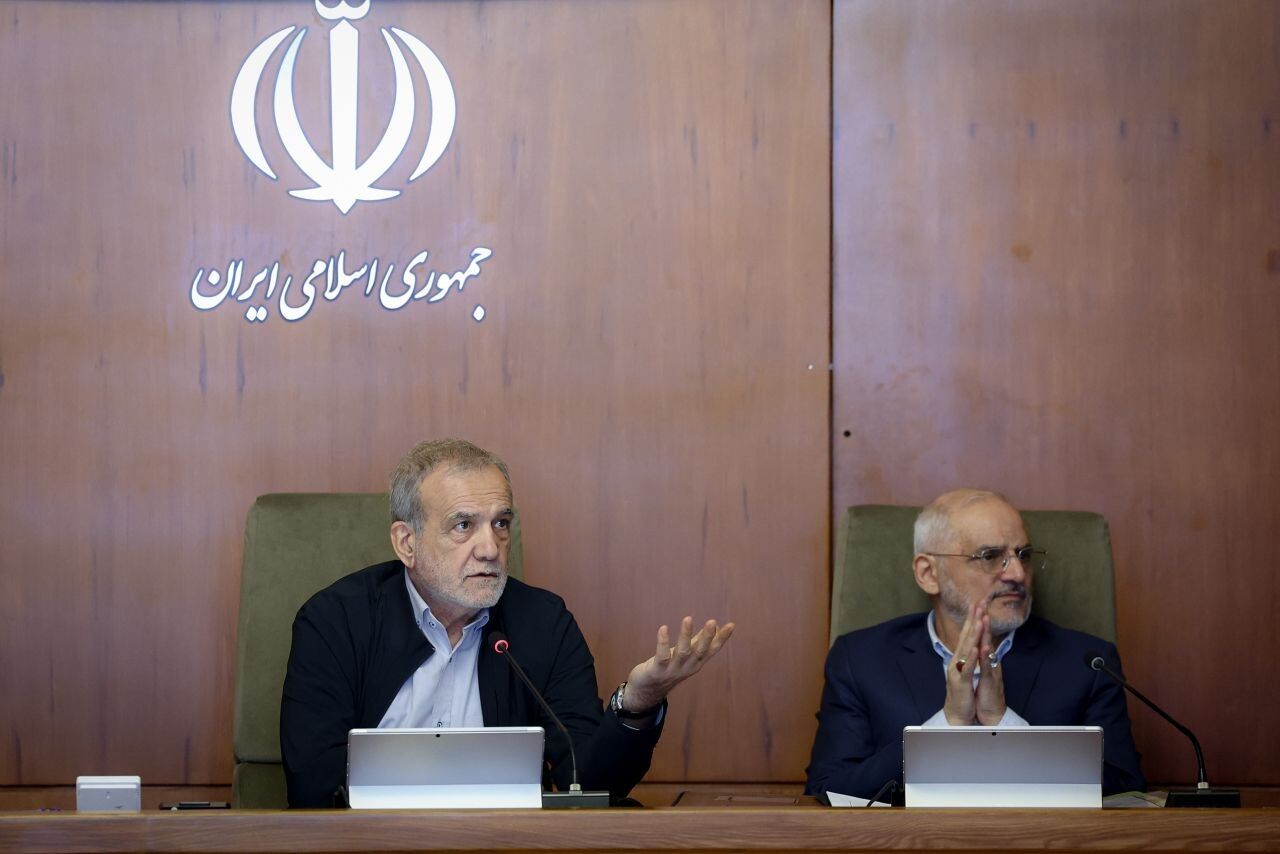 پزشکیان: همه ظرفیت‌های کشور باید برای حفظ تولید و تداوم اشتغال به میدان بیاید