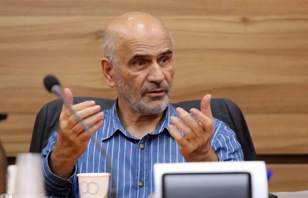 مومنی: شاغول نداریم/ سیاست‌های شکست‌خورده اقتصادی همچنان تکرار می‌شوند