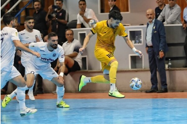 پیروزی پالایش نفت بندرعباس و شکست فولاد هرمزگان