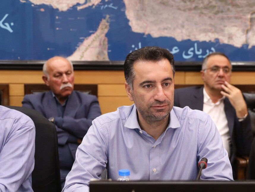 یک نماینده مجلس: جنگ اولویت دولت از افزایش حقوق‌ها را به سمت تامین کالاهای اساسی تغییر داد/ با کلیت طرح افزایش حقوق موافقیم اما باید امکان‌سنجی شود