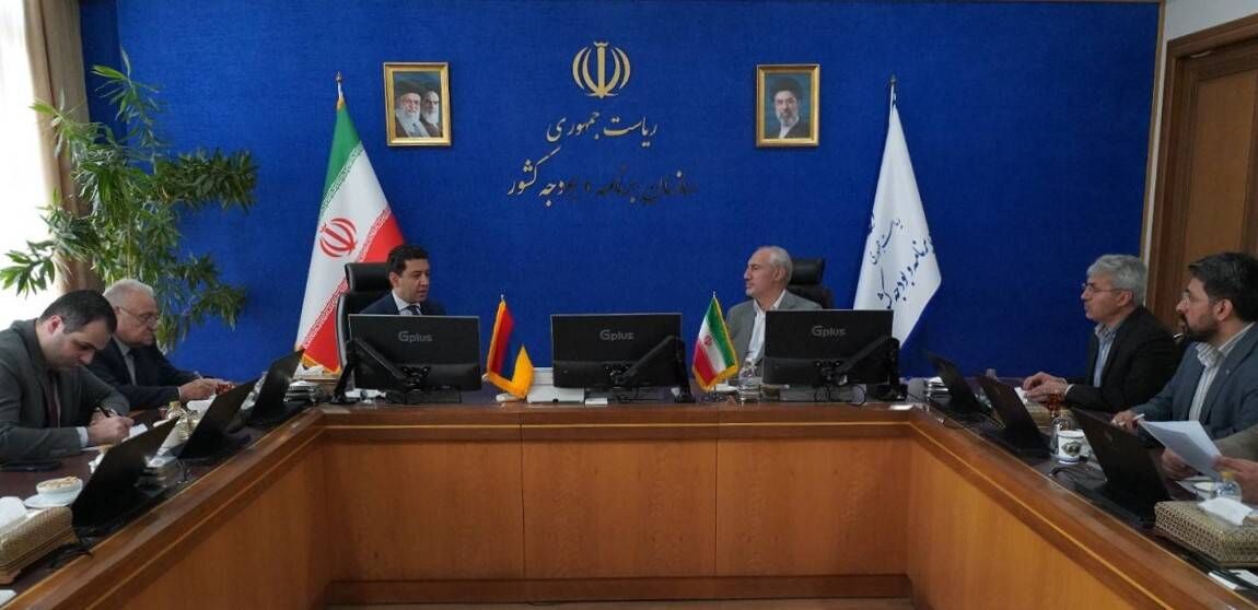 معطلی کامیون‌های ارمنی در طرف ایران برطرف می شود