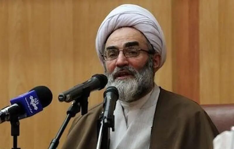 انتقاد نماینده ولی فقیه از سنگینی سایه تصدی‌گری دولت بر اقتصاد ایران