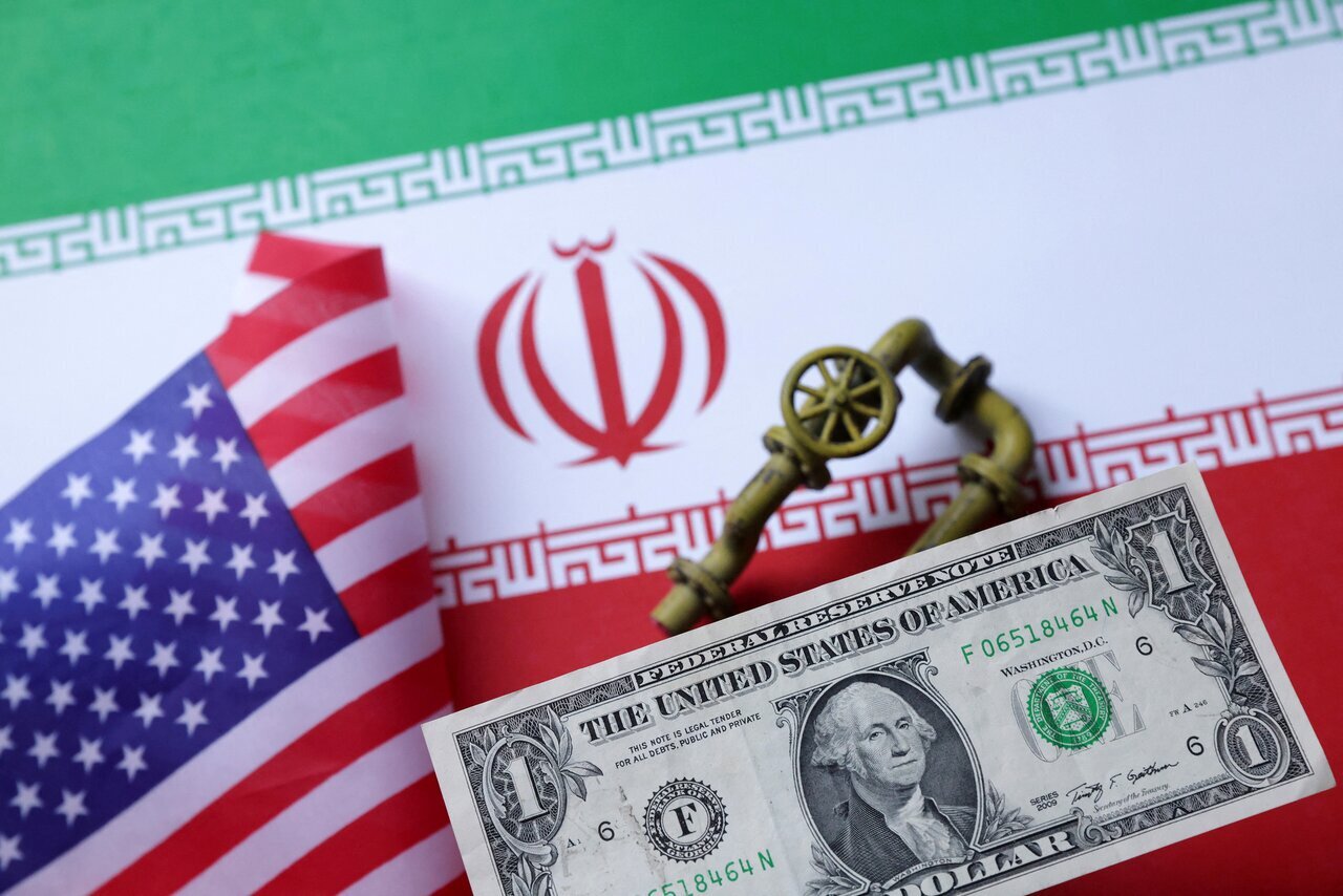 فرزانی، تحلیل‌گر حوزه پولی : عرضه ۱۰ هزار دلار به هر نفر توانست روند افزایشی نرخ ارز را متوقف کند و انتظارات روانی را تا حدی مهار کند