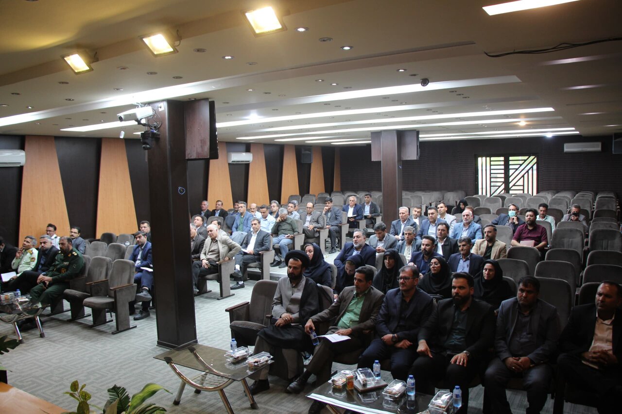 بررسی تامین اعتبار بیمارستان جدید و رفع مشکل زمین متقاضیان در مرودشت فارس
